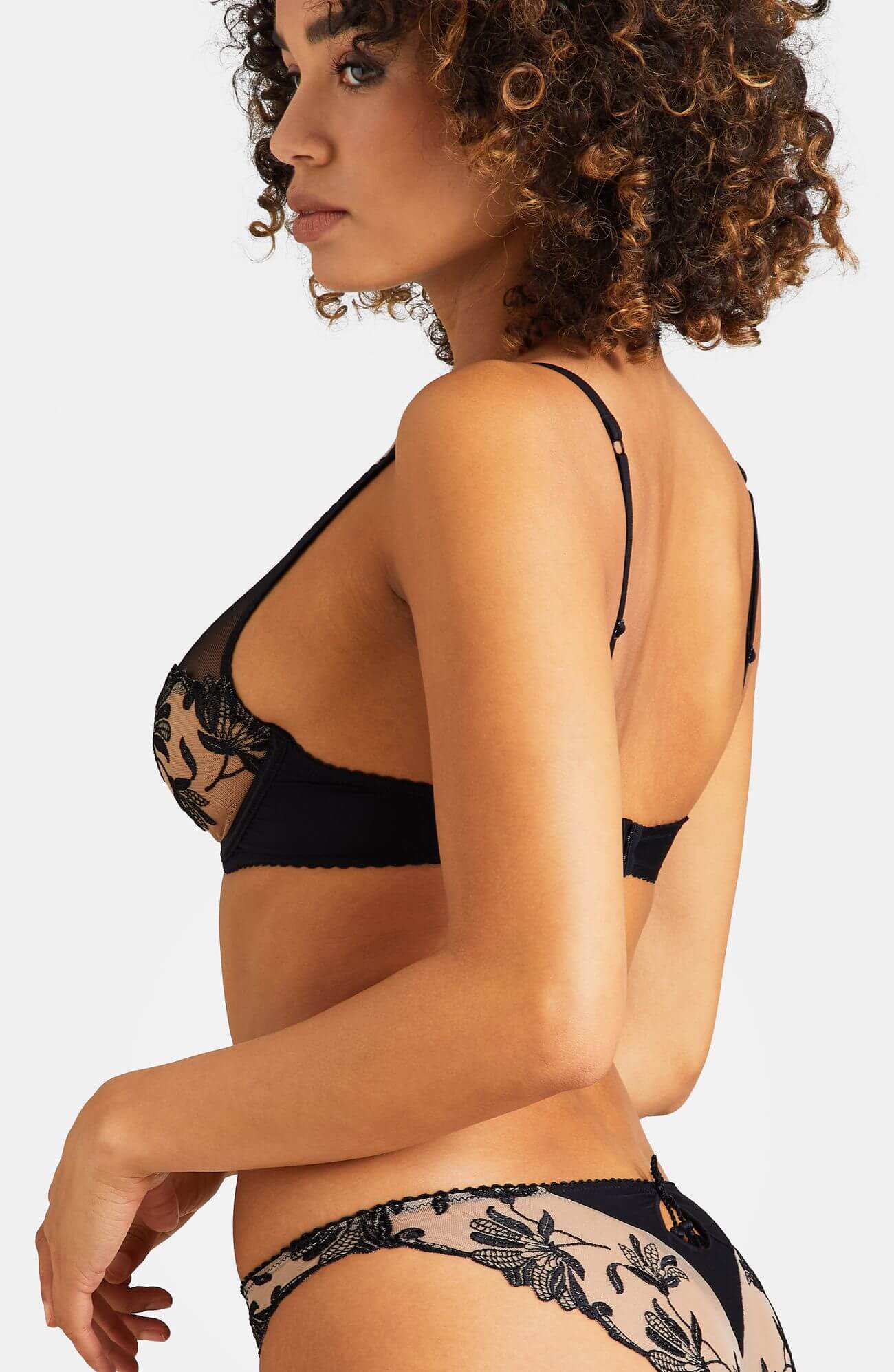 Бюстгальтер с треугольными чашками на косточках Бренд  Изображение 5