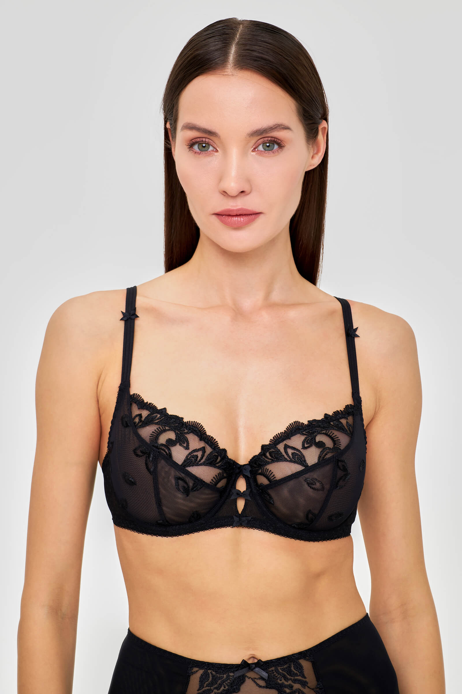 Бюстгальтер с мягкими чашками на косточках Бренд 