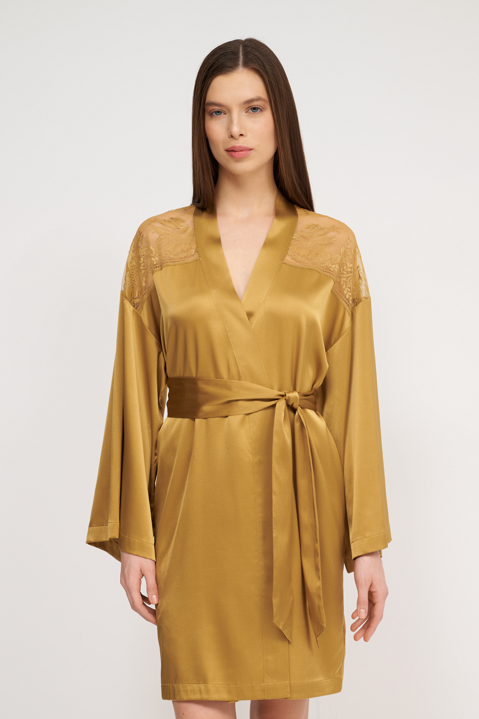 Шелковый халат с кружевом Бренд 