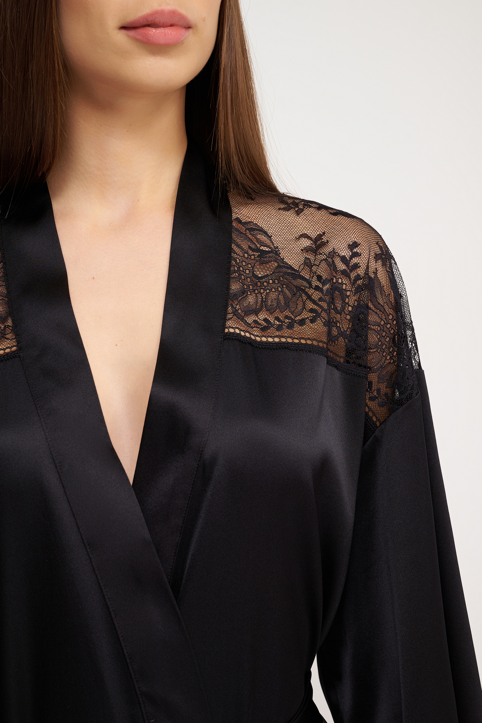 Шелковый халат с кружевом Бренд  Изображение 5