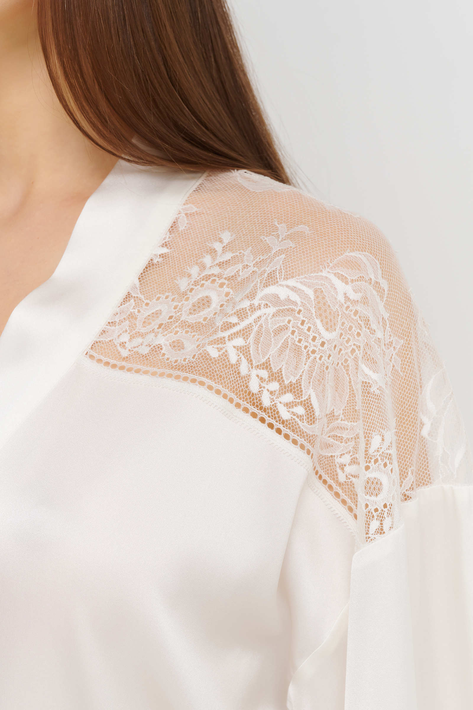 Шелковый халат с кружевом Бренд  Изображение 5