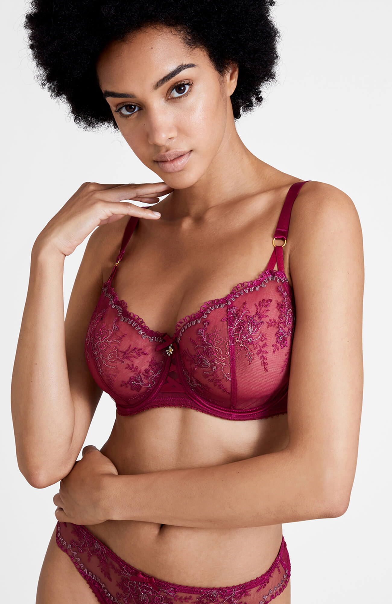 Бюстгальтер с мягкими чашками на косточках Бренд 