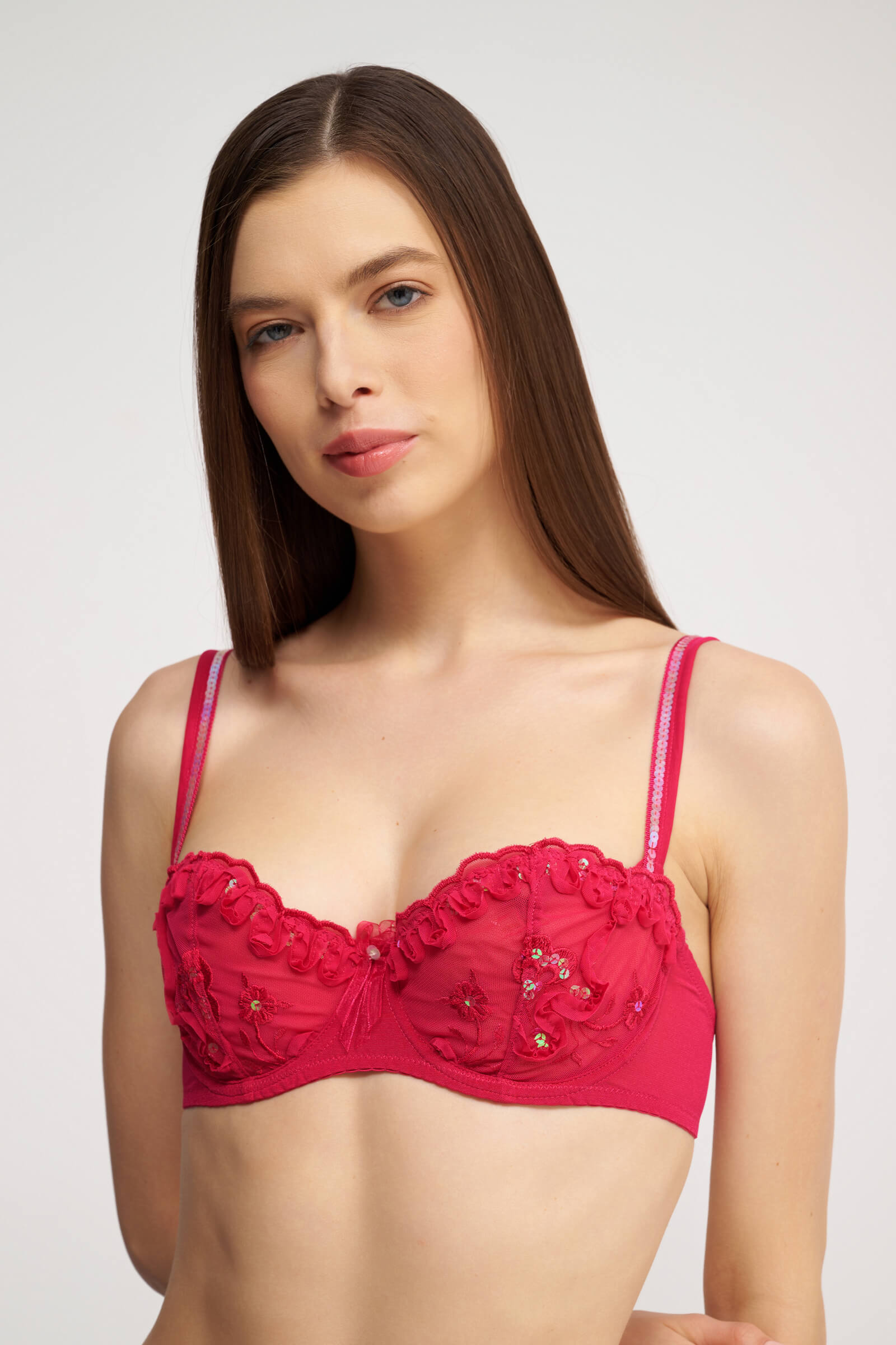 Бюстгальтер балконет с пайетками и вышивкой Бренд 