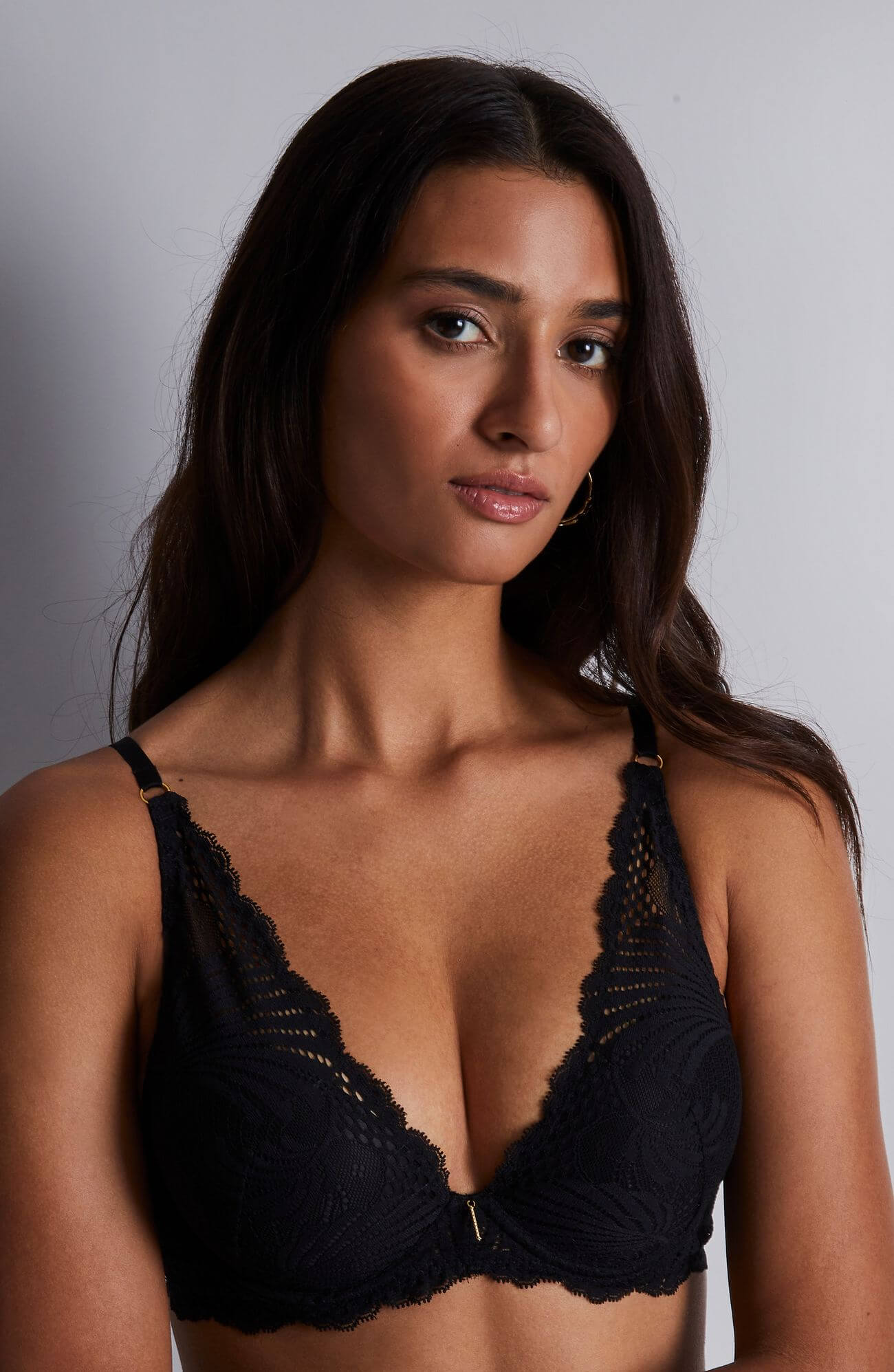 Бюстгальтер с треугольными чашками Бренд 