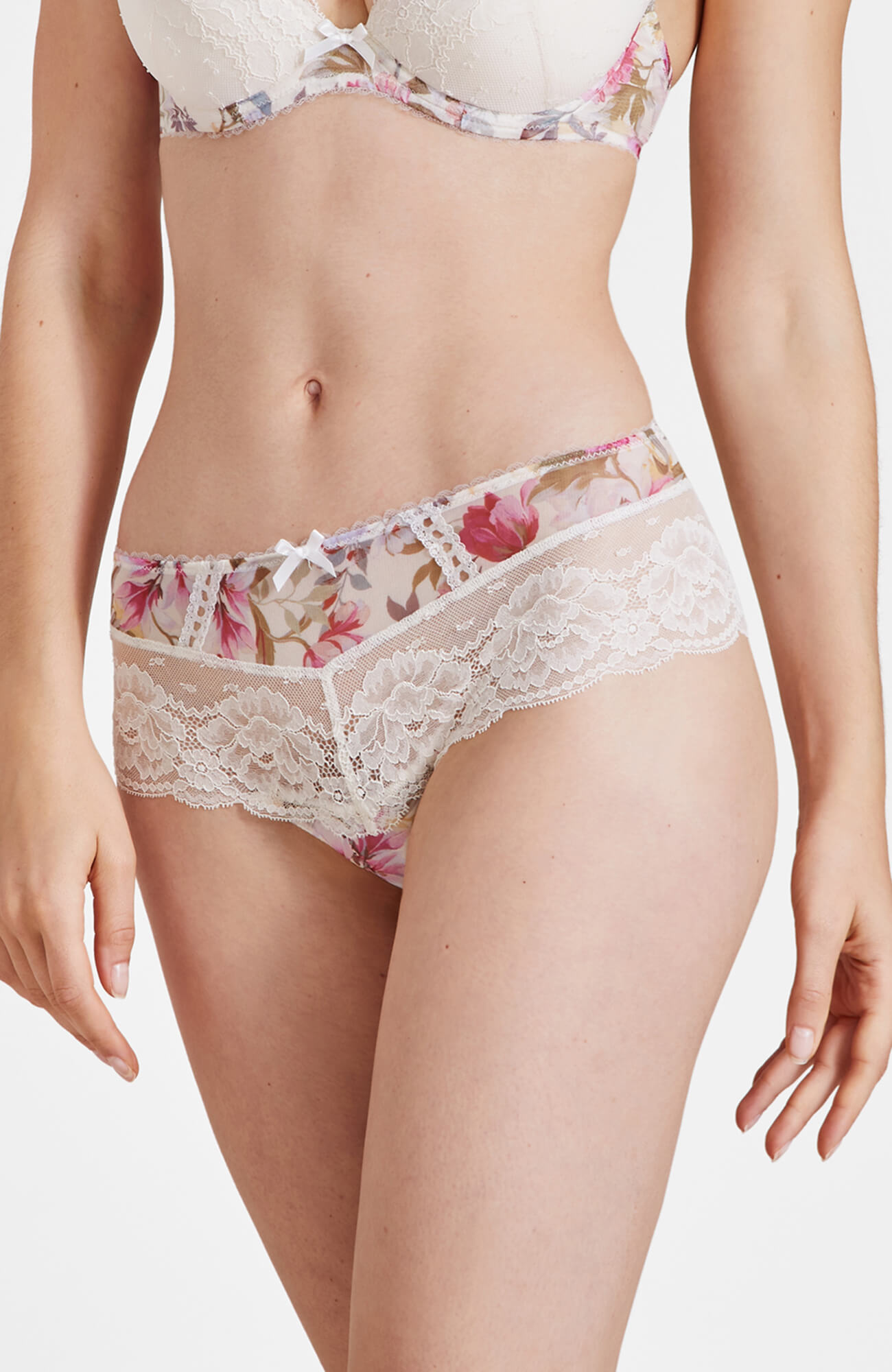 Трусы хипстеры с цветочным принтом Бренд 