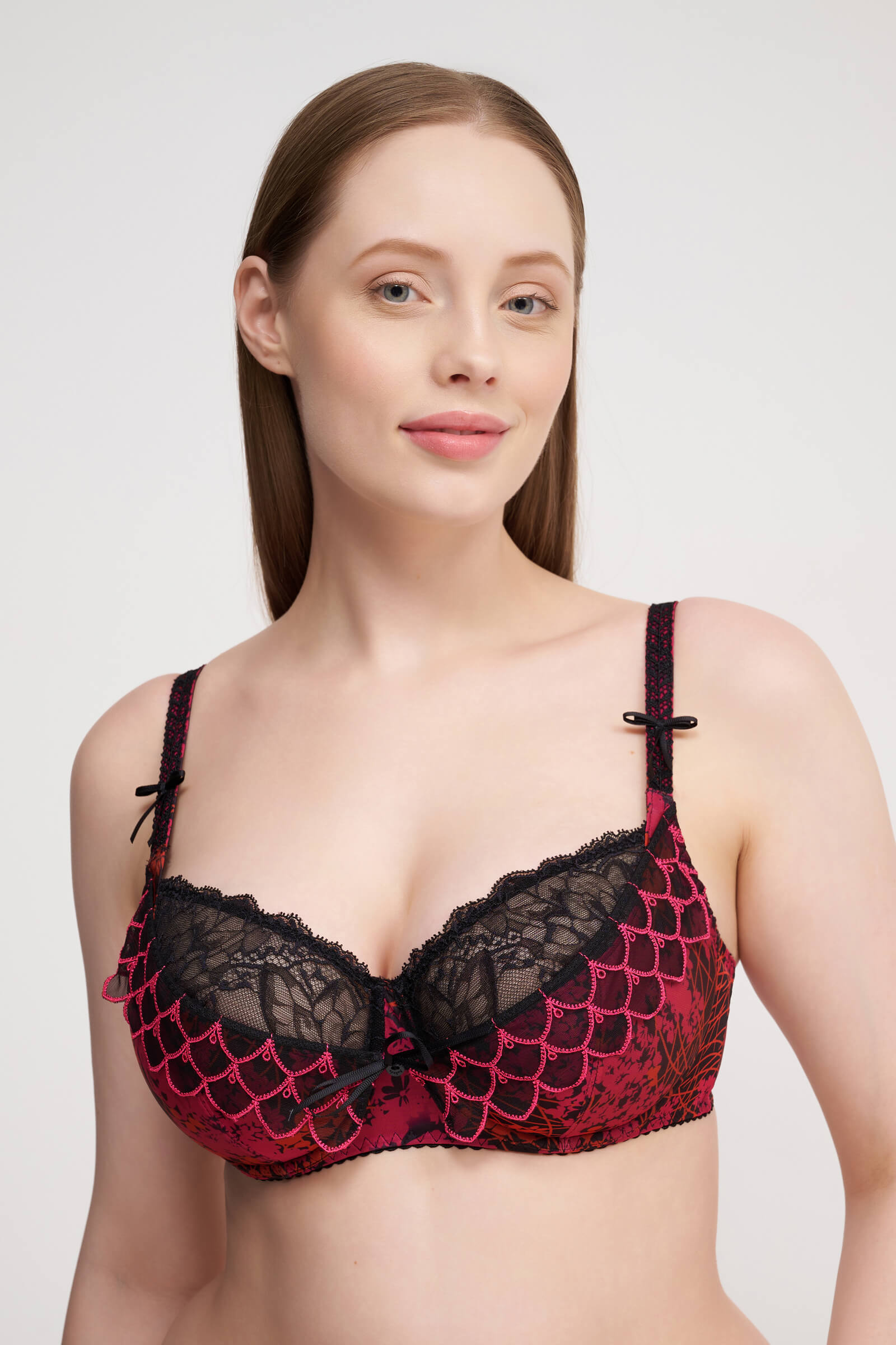 Бюстгальтер балконет с кружевом и вышивкой Бренд 