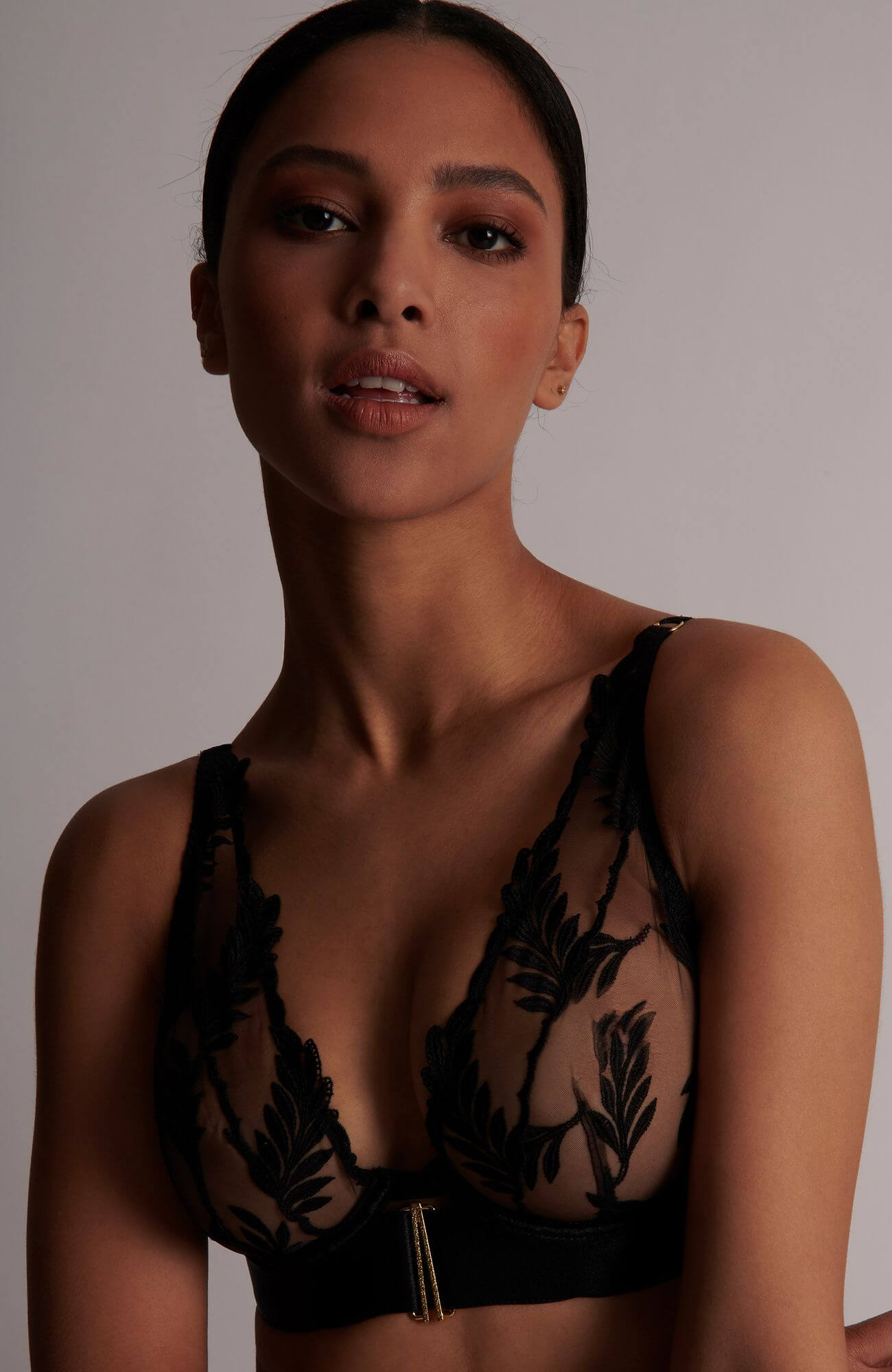 Бюстгальтер с треугольными чашками на косточках Бренд  Изображение 4