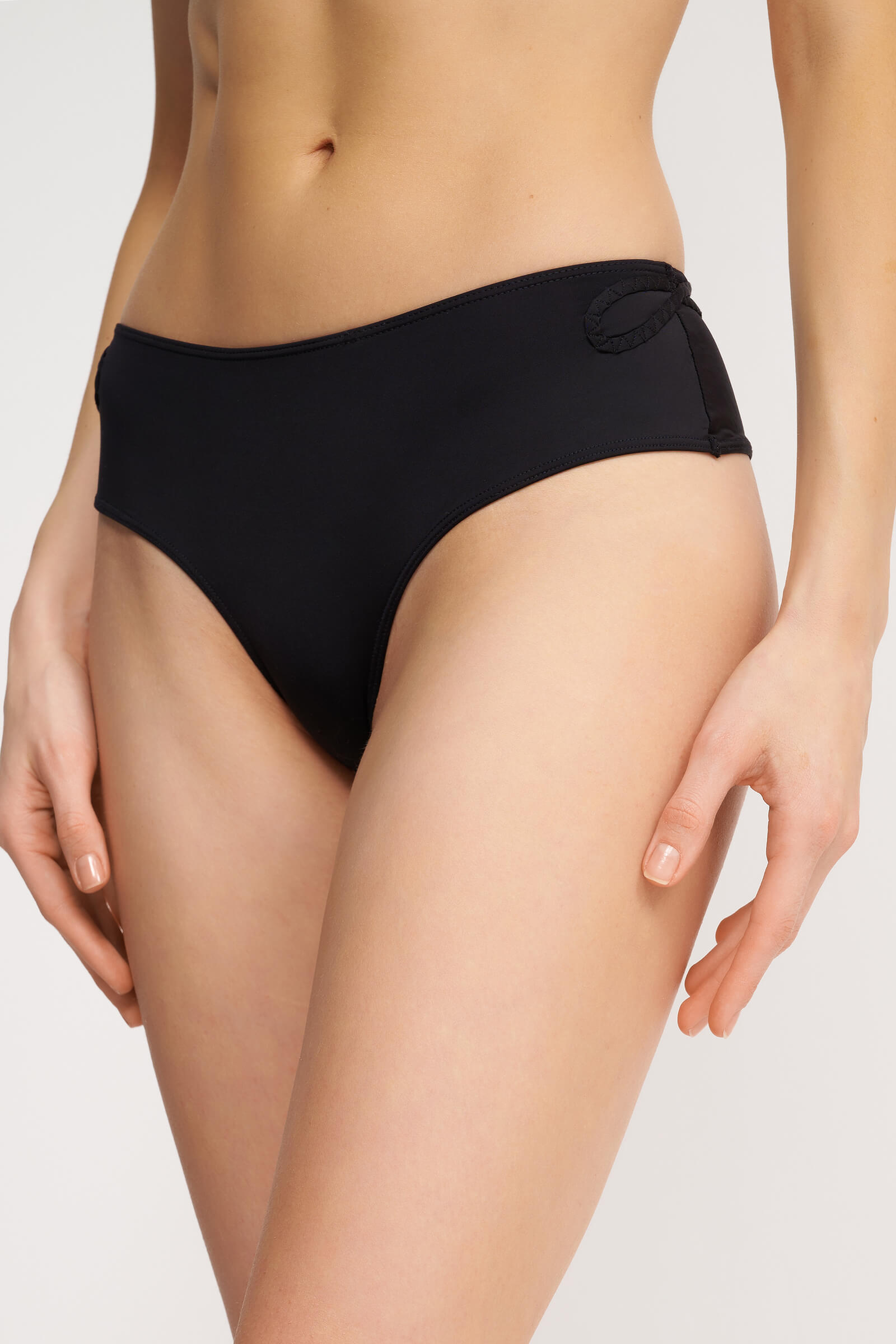 Плавки с вырезом на спине Бренд 