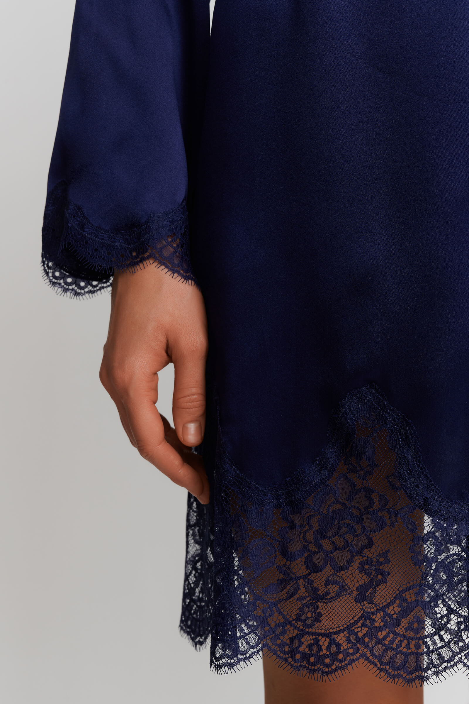 Шелковый халат с длинным рукавом Бренд  Изображение 5