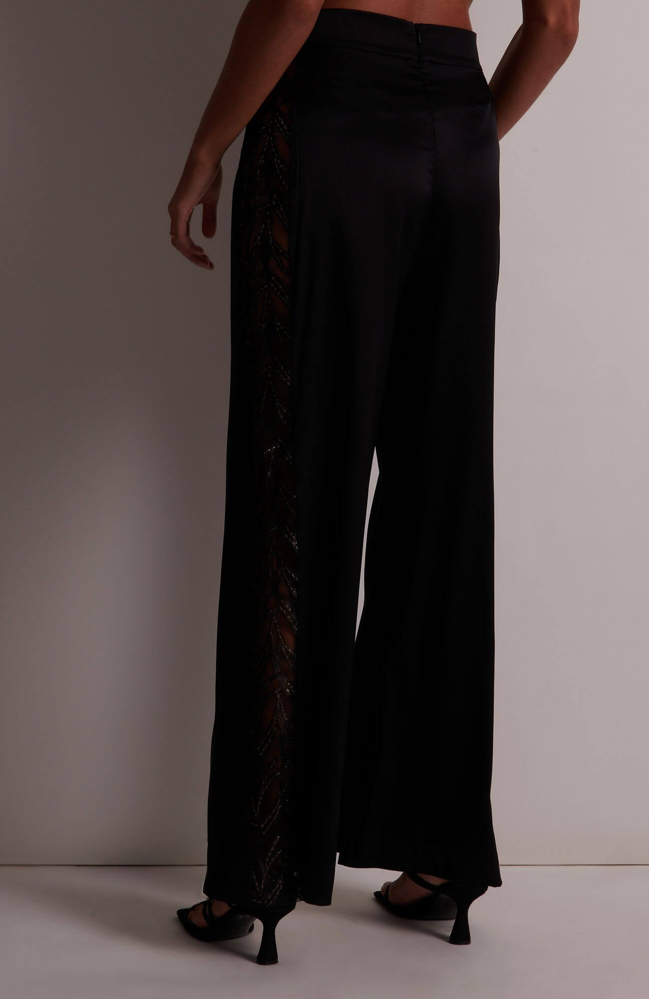 Пижамные брюки с вышивкой Бренд  Изображение 3