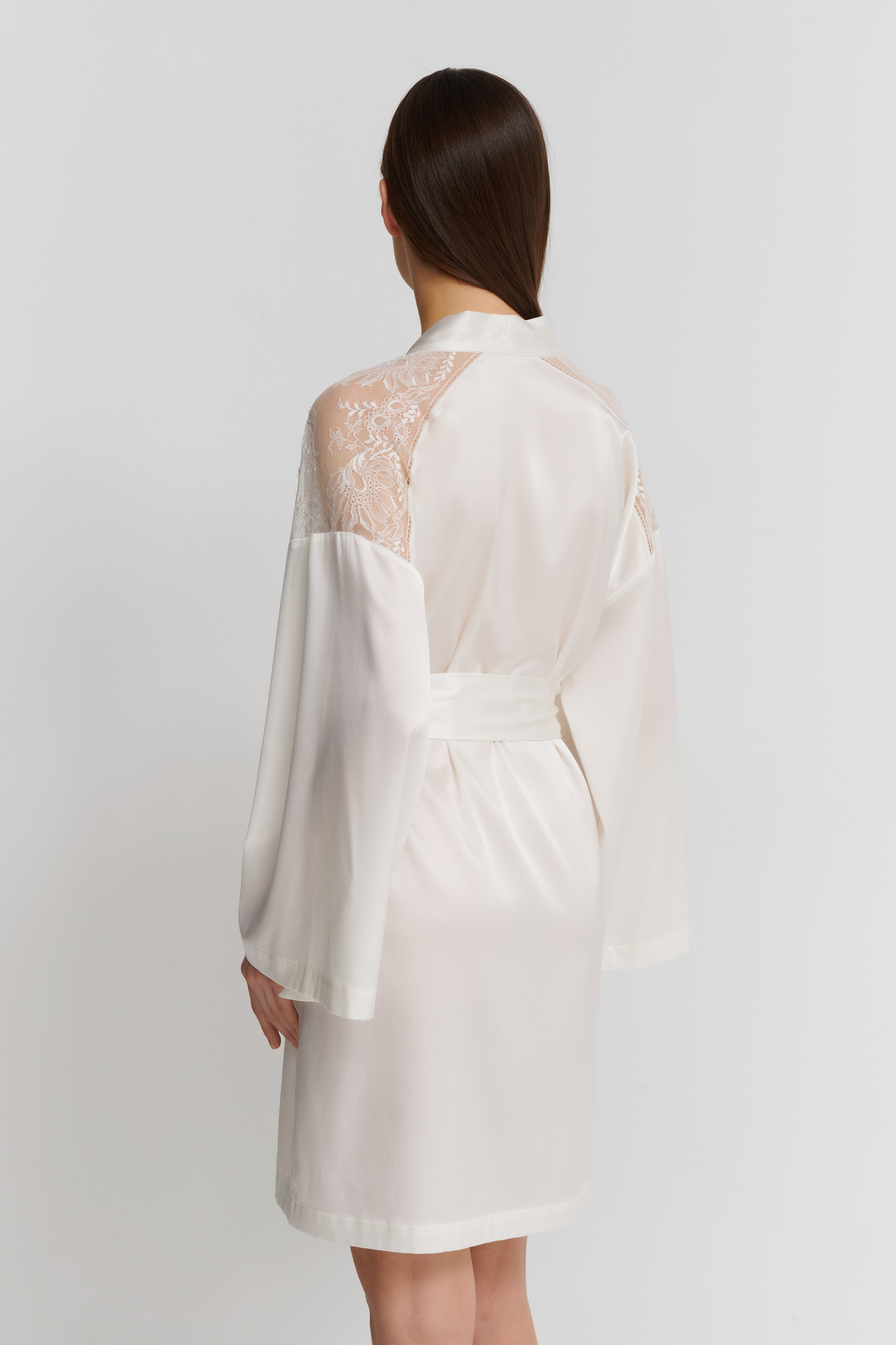 Шелковый халат с кружевом Бренд  Изображение 3