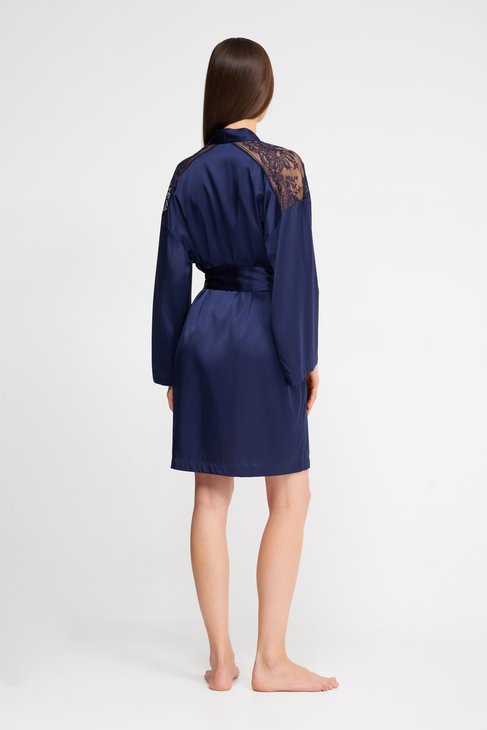 Шелковый халат с кружевом Бренд  Изображение 3