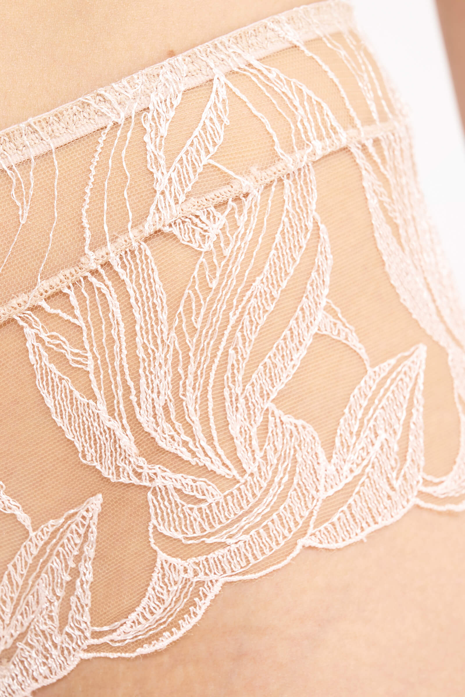 Трусы хипстеры с флористичной вышивкой Бренд  Изображение 5