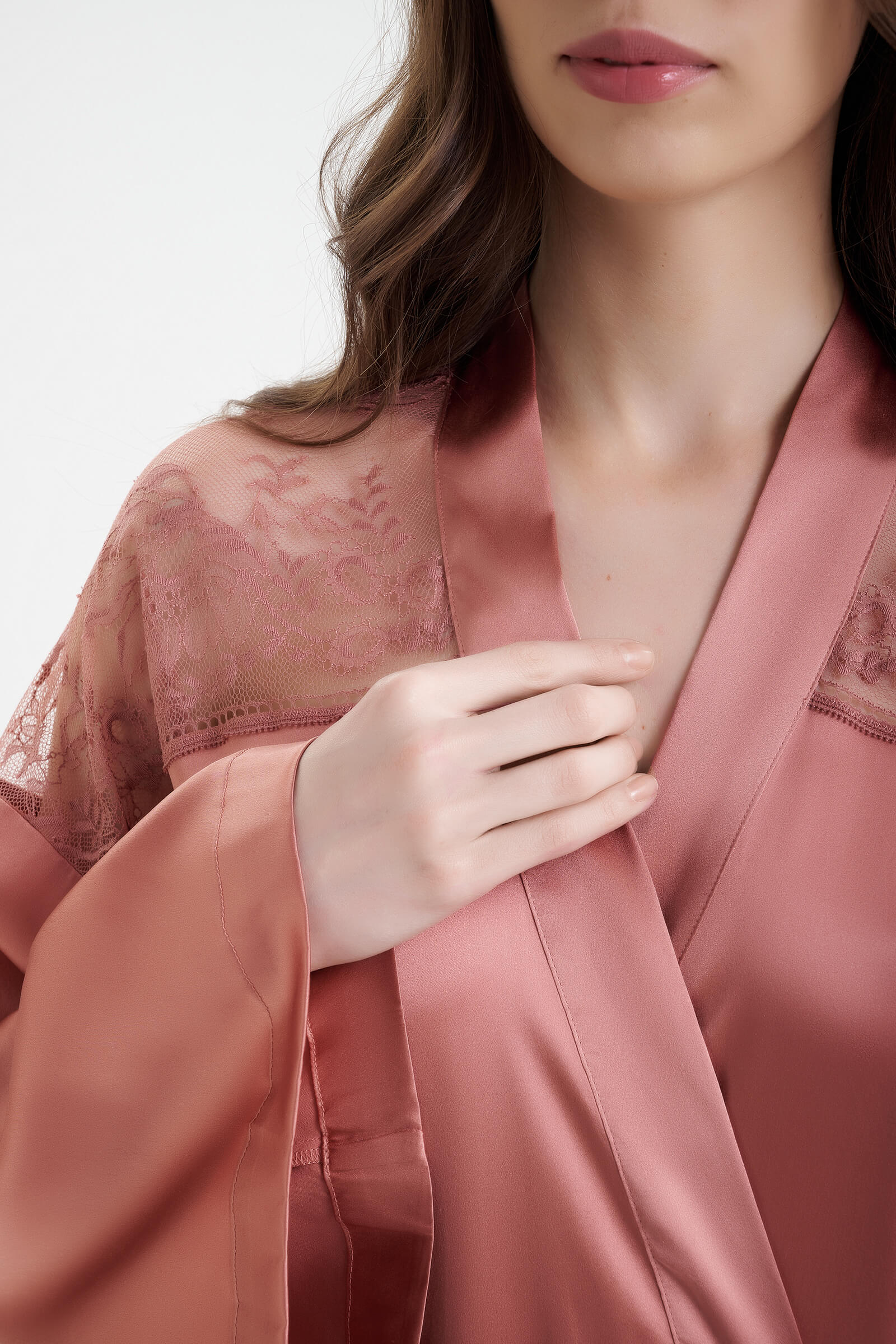 Шелковый халат с кружевом Бренд  Изображение 5