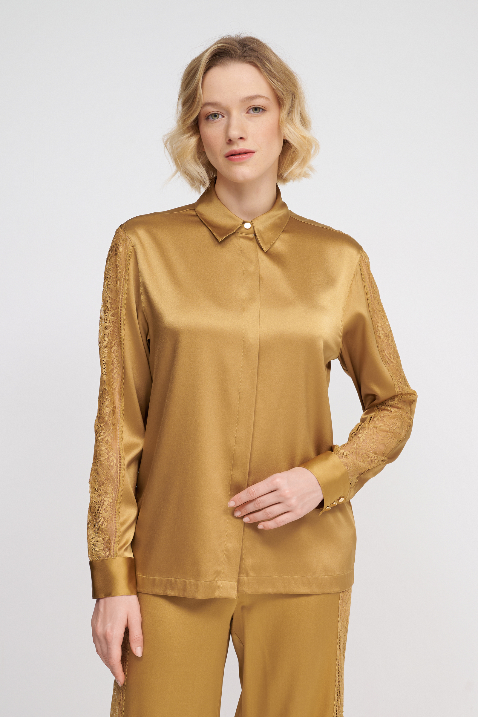 Шелковая пижамная рубашка с кружевом Бренд 