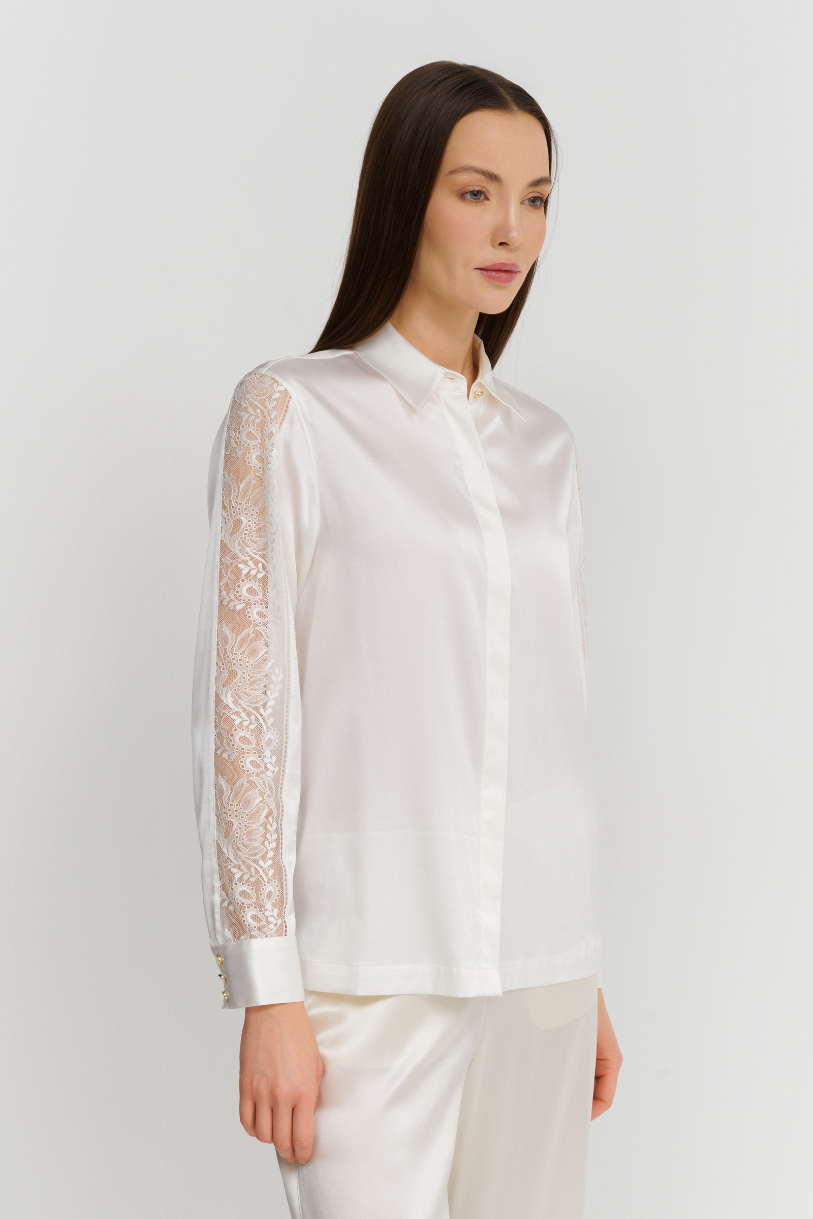 Шелковая пижамная рубашка с кружевом Бренд 