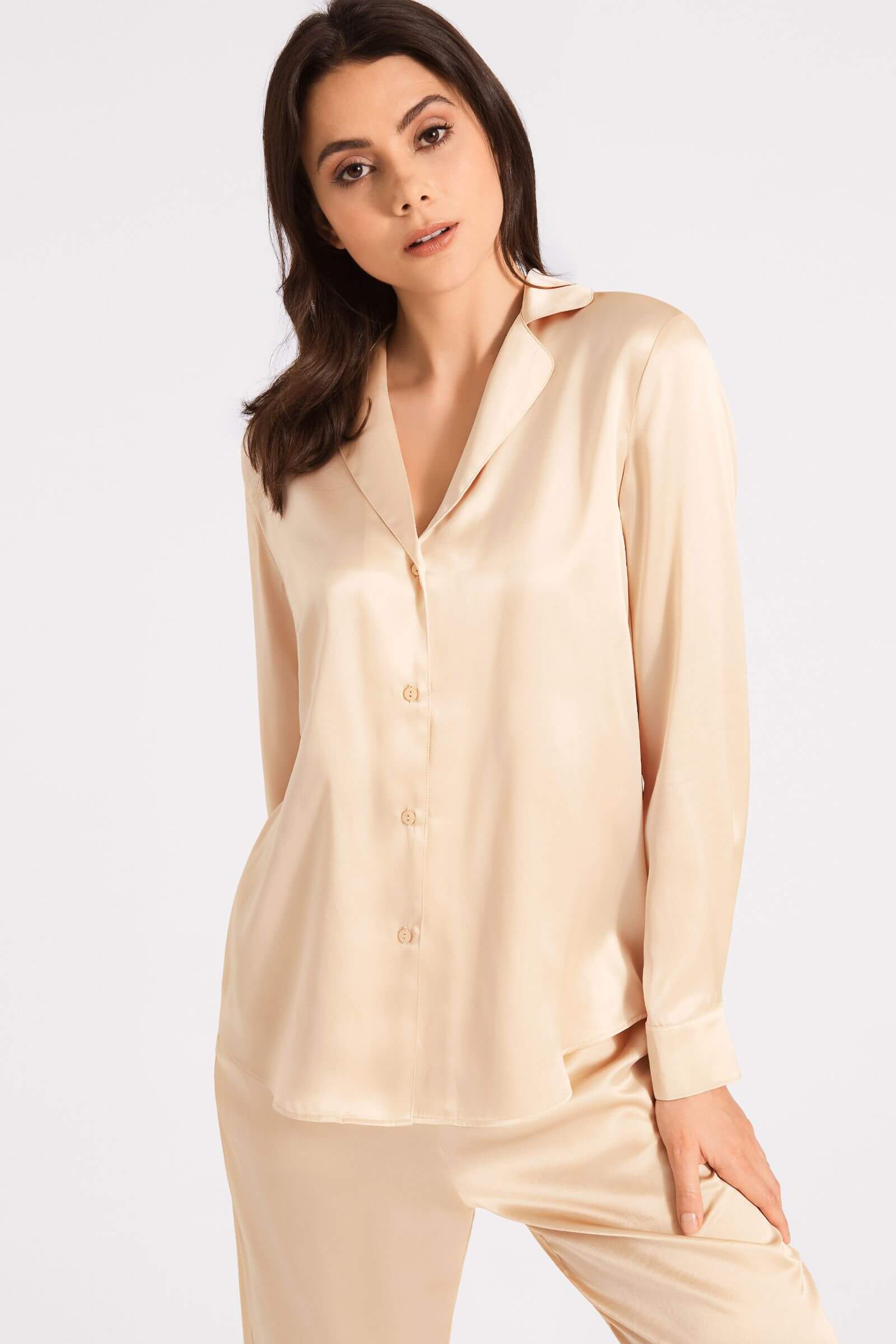 Шелковая пижамная рубашка с английским воротником Бренд 