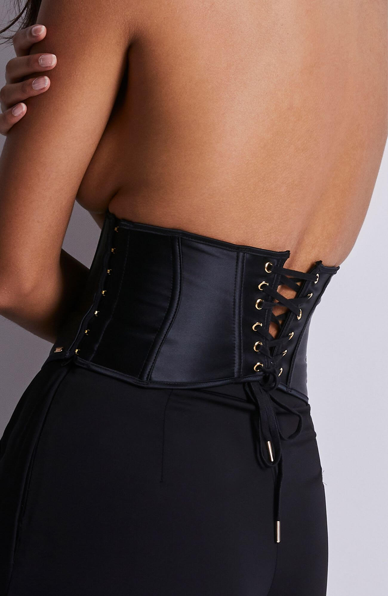 Атласный корсет со шнуровкой на спинке Бренд  Изображение 2