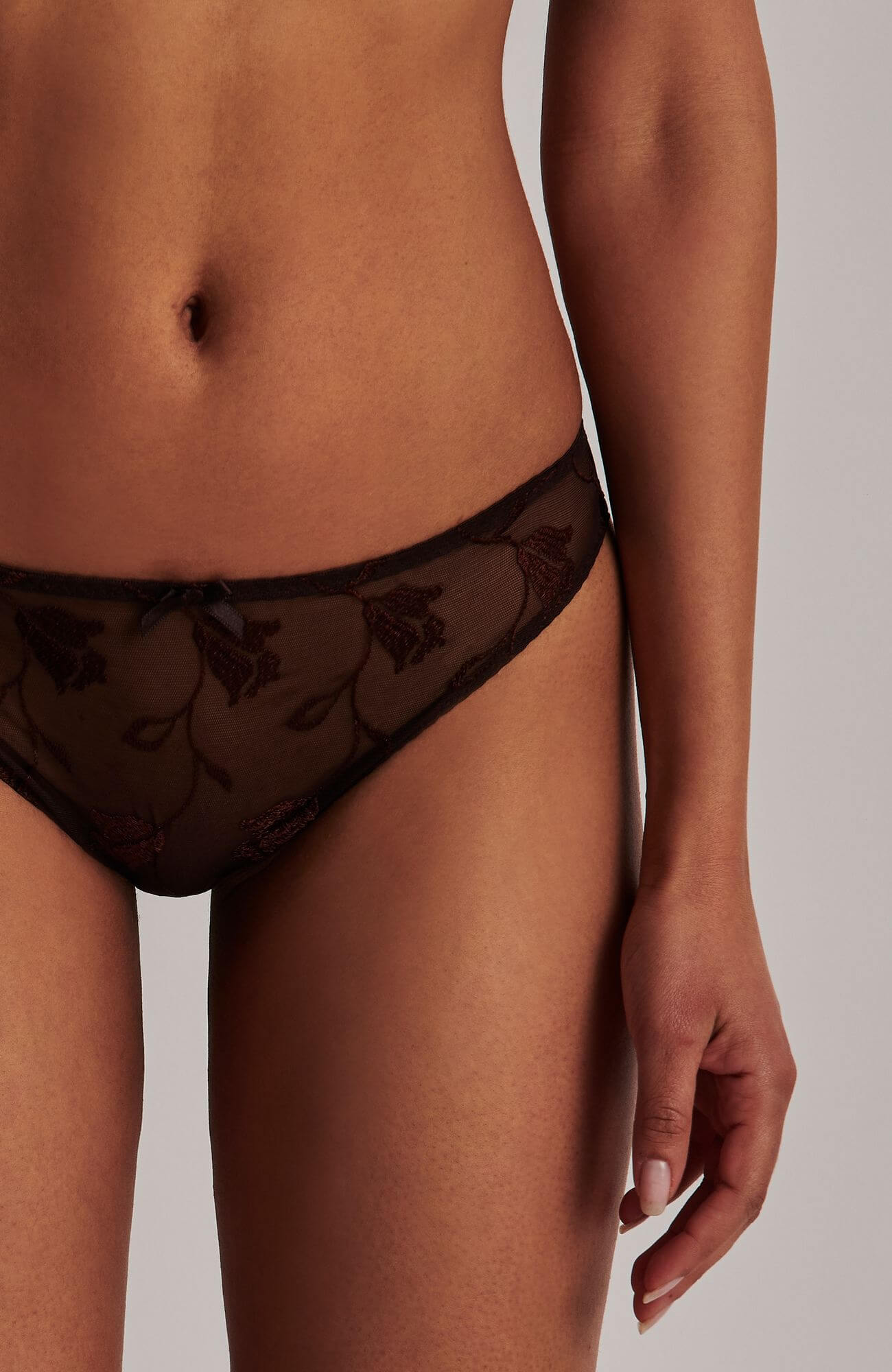 Трусы танга с цветочной вышивкой Бренд  Изображение 4