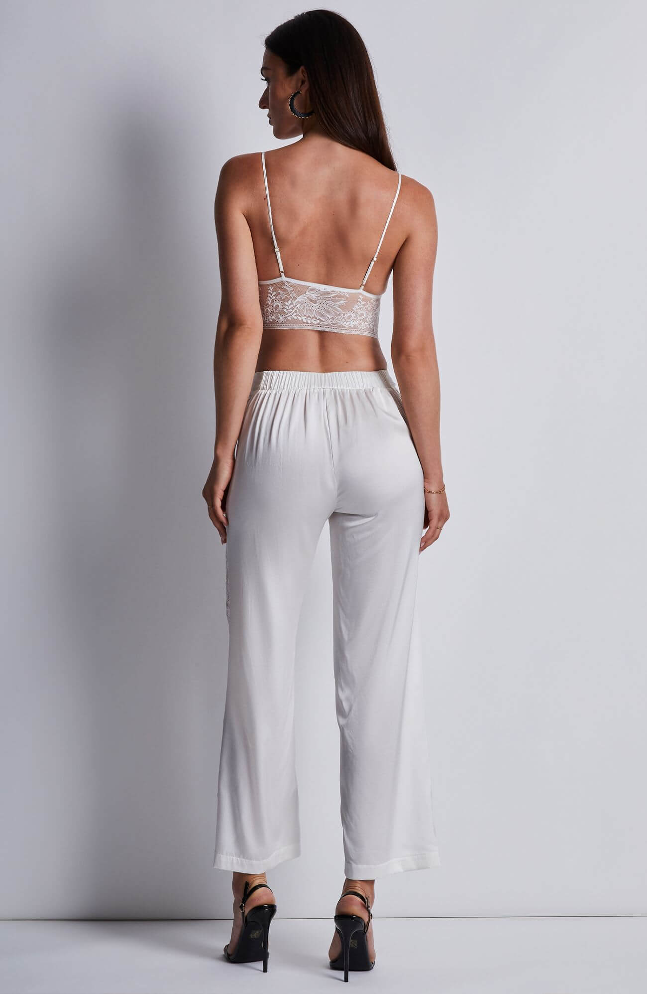 Бюстгальтер бралетт с треугольными чашками Бренд  Изображение 3