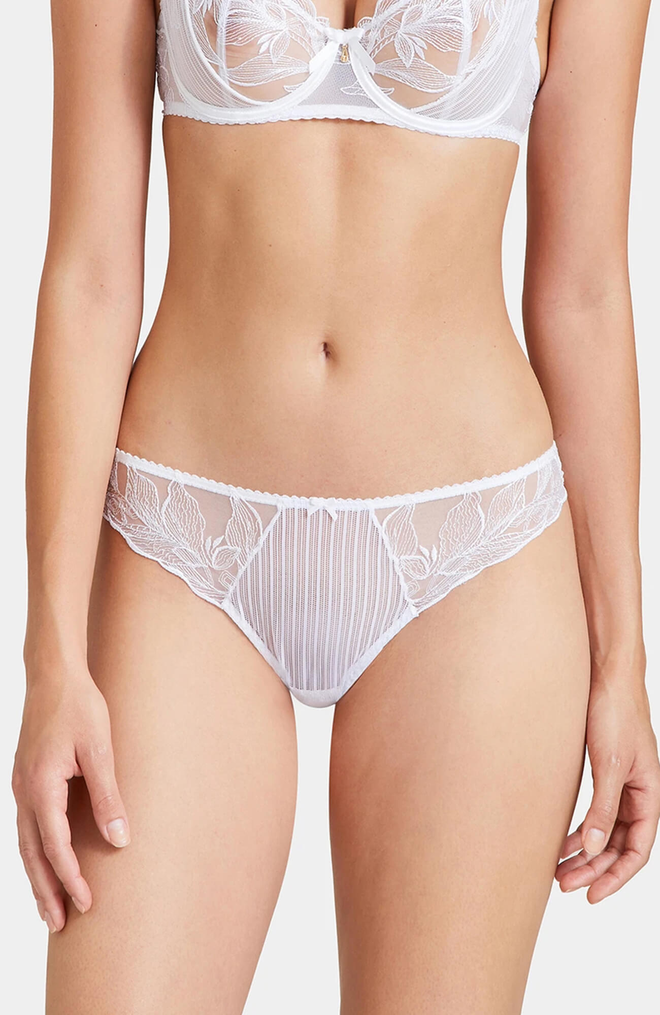 Трусы стринги с классической посадкой Бренд 