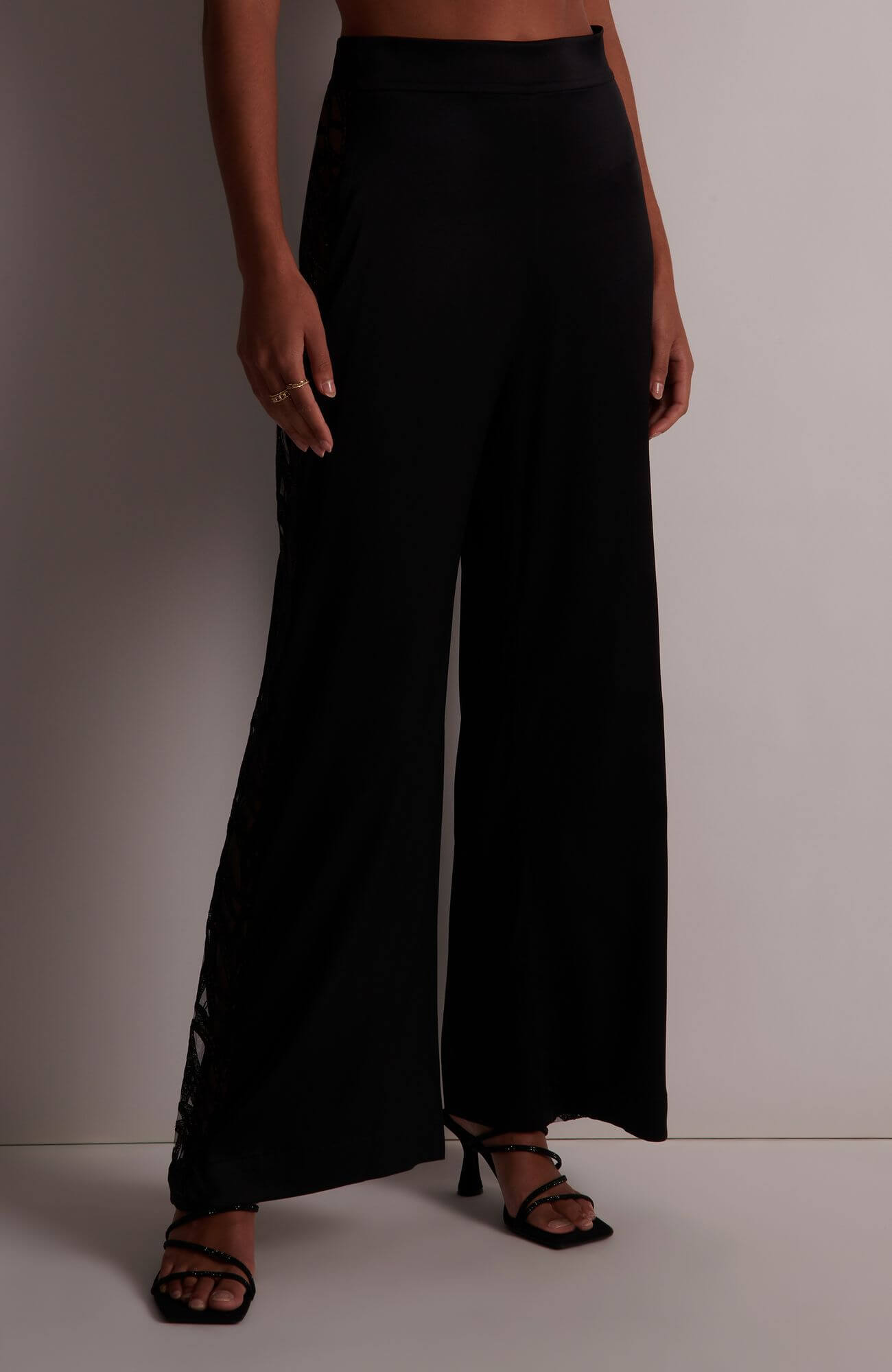 Пижамные брюки с вышивкой Бренд 