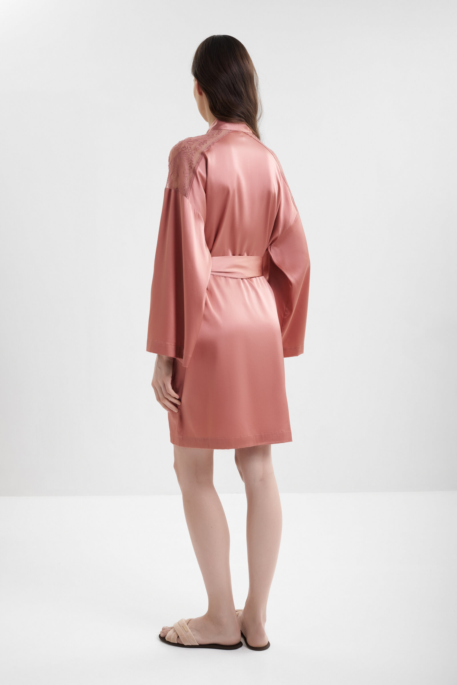 Шелковый халат с кружевом Бренд  Изображение 3