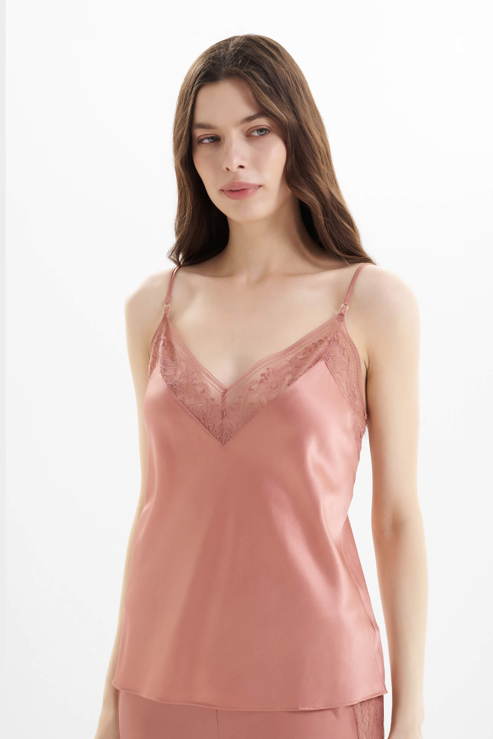 Шелковый топ с V-образным вырезом Бренд 