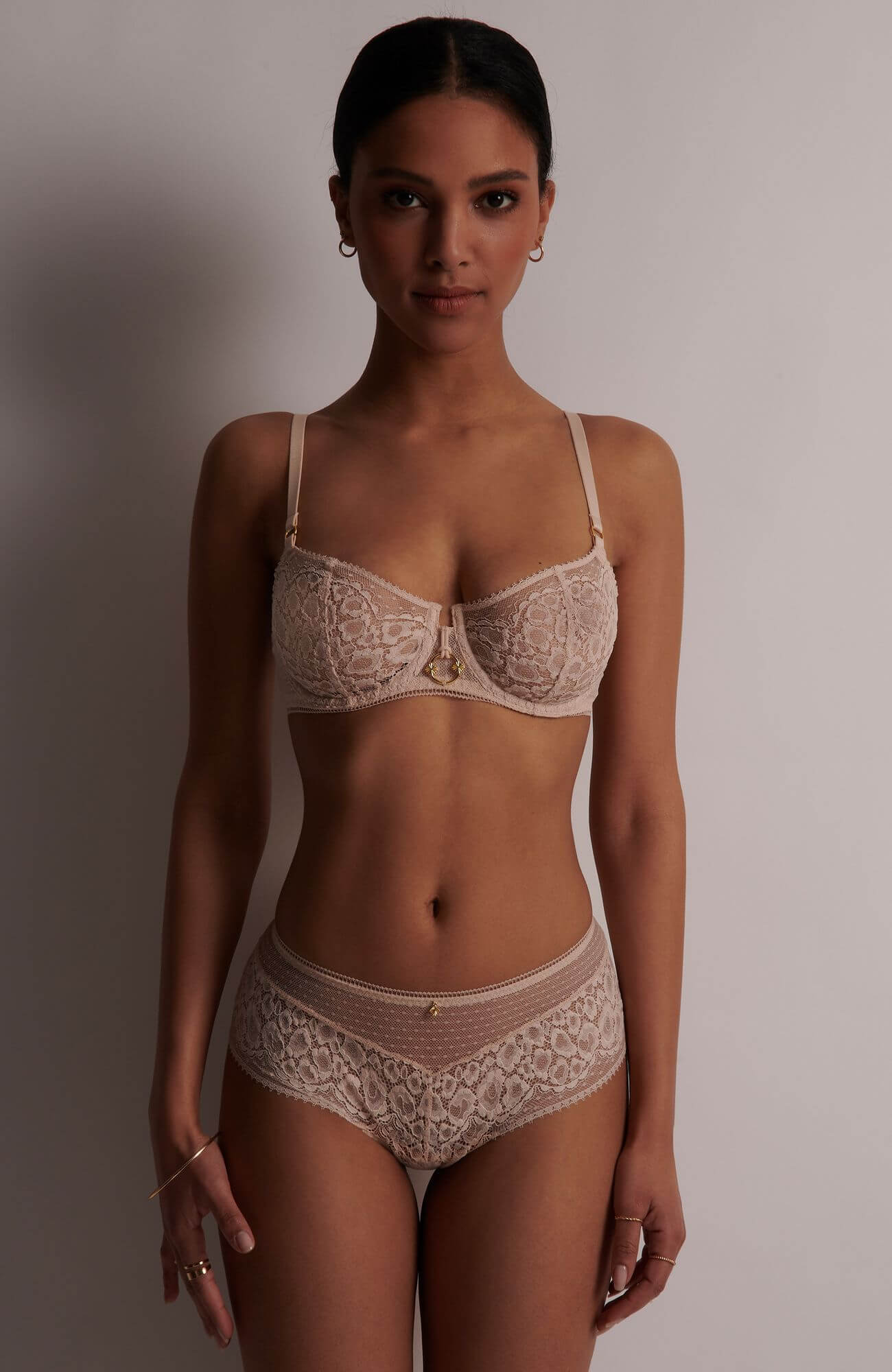 Бюстгальтер балконет с мягкими чашками Бренд 