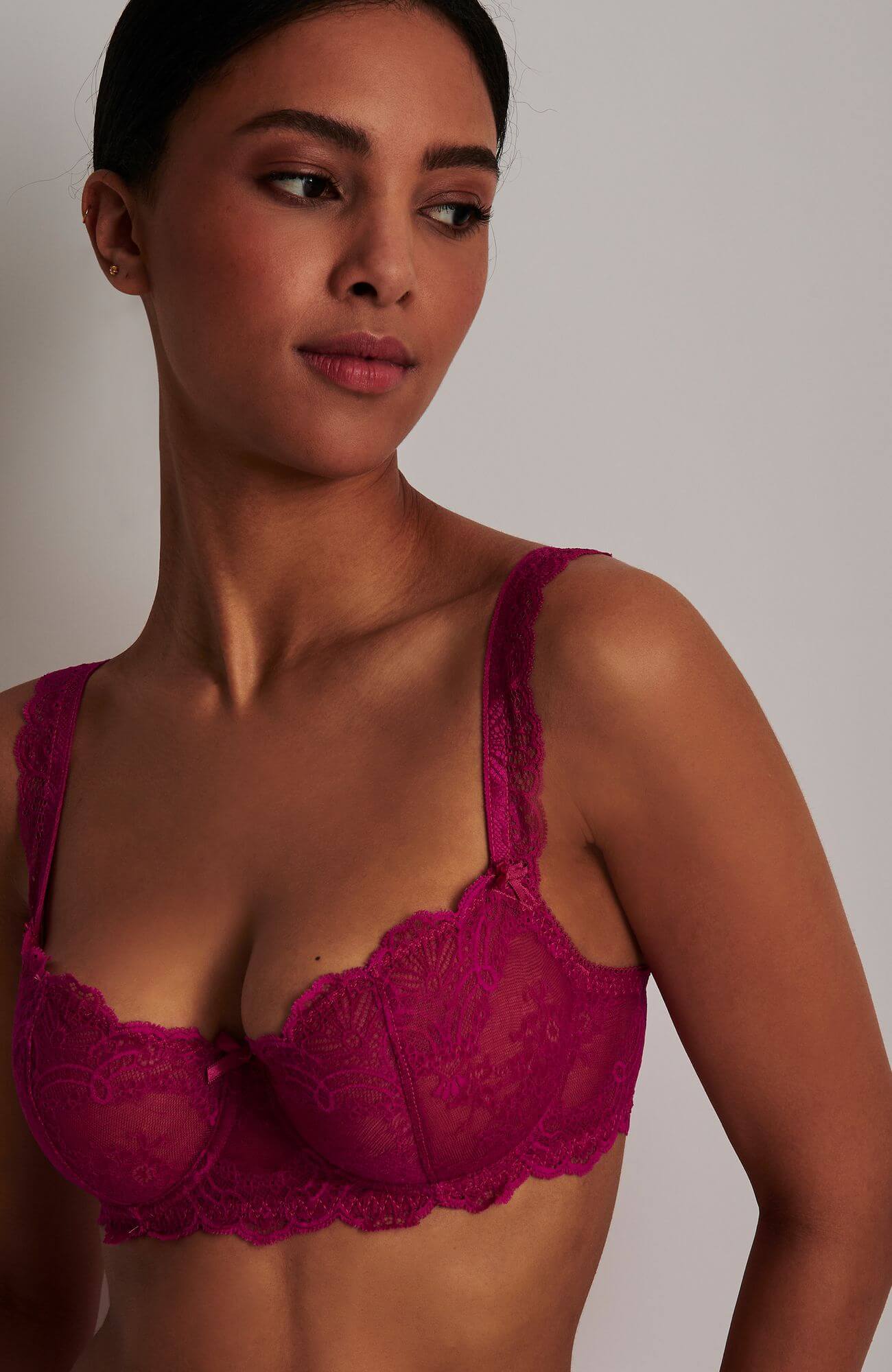 Бюстгальтер с полукруглыми чашками на косточках Бренд  Изображение 4