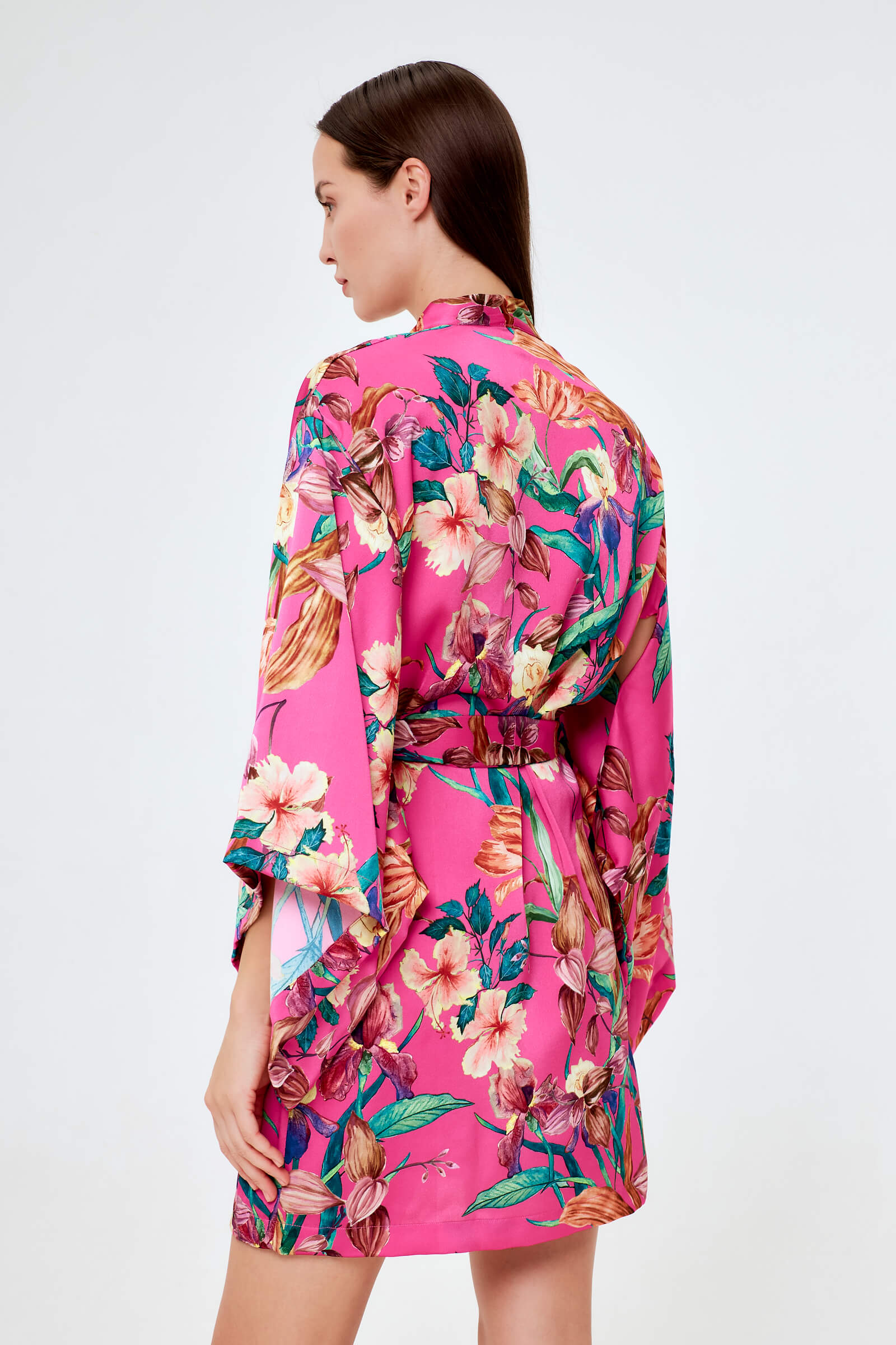 Короткий халат с поясом Бренд  Изображение 3