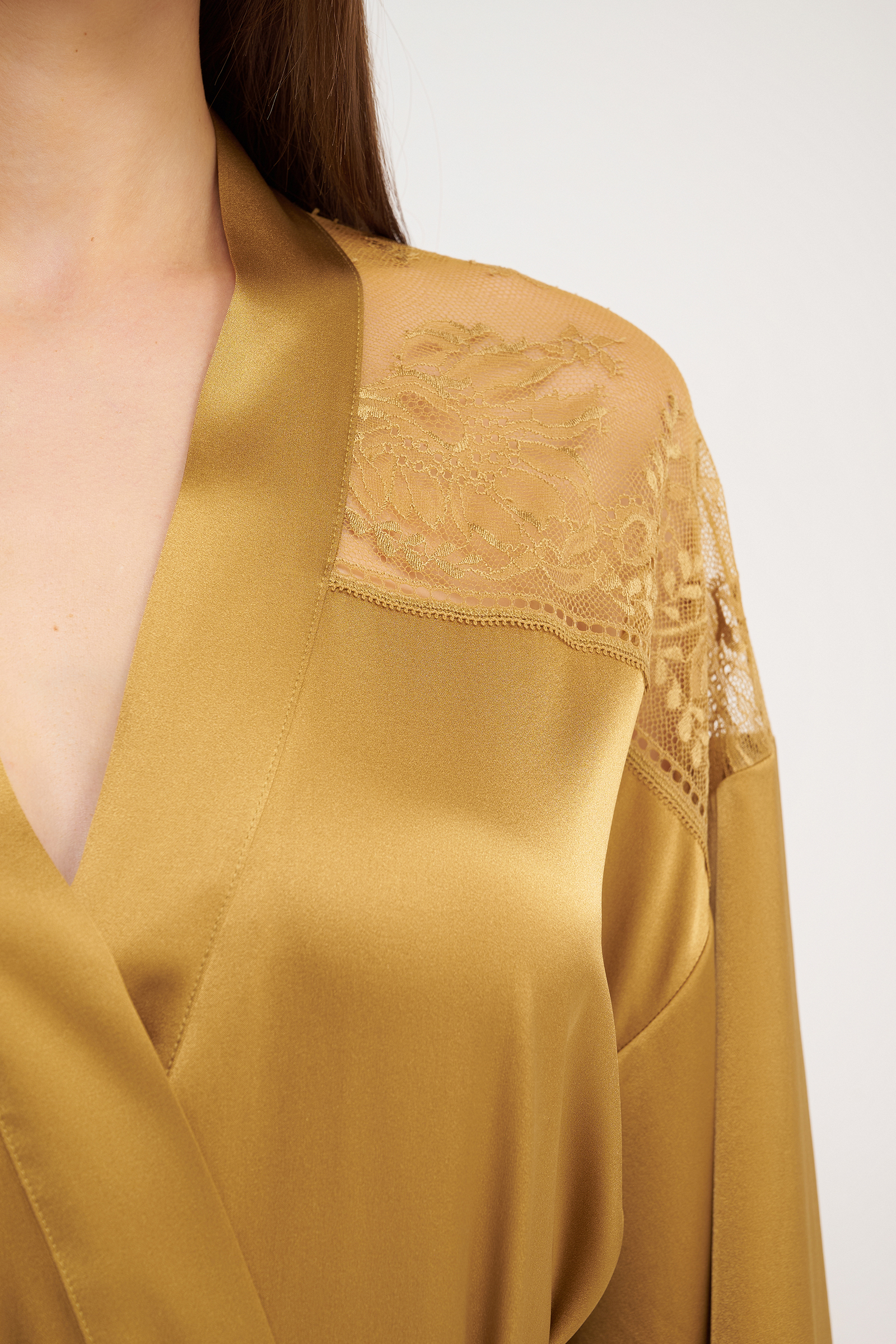 Шелковый халат с кружевом Бренд  Изображение 5