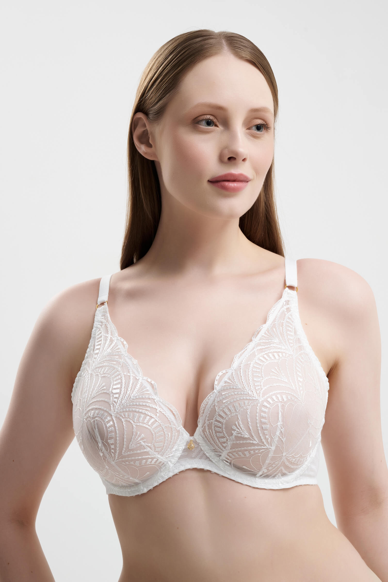 Бюстгальтер на косточках с вышивкой Бренд 