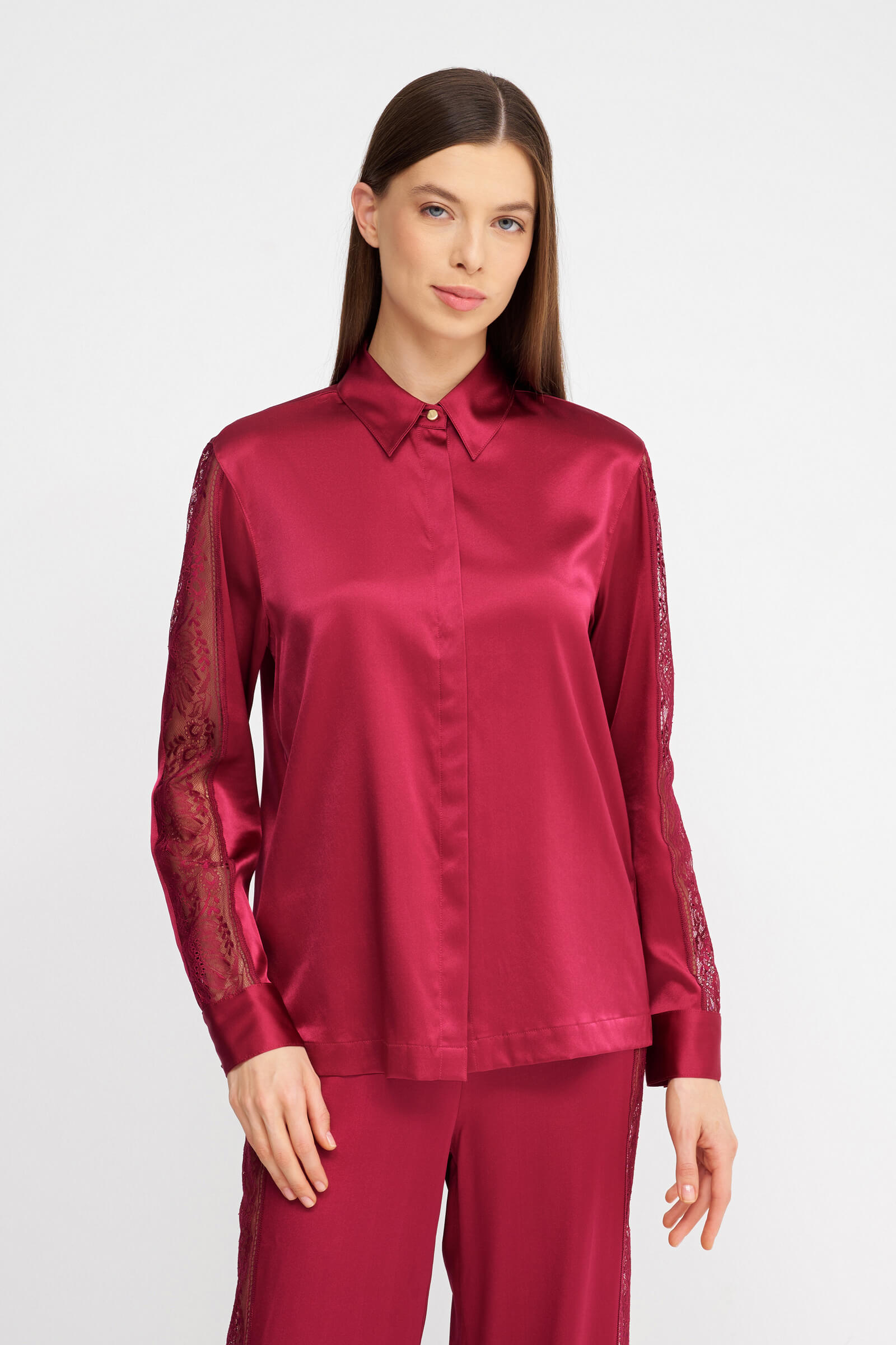 Шелковая пижамная рубашка с кружевом Бренд 