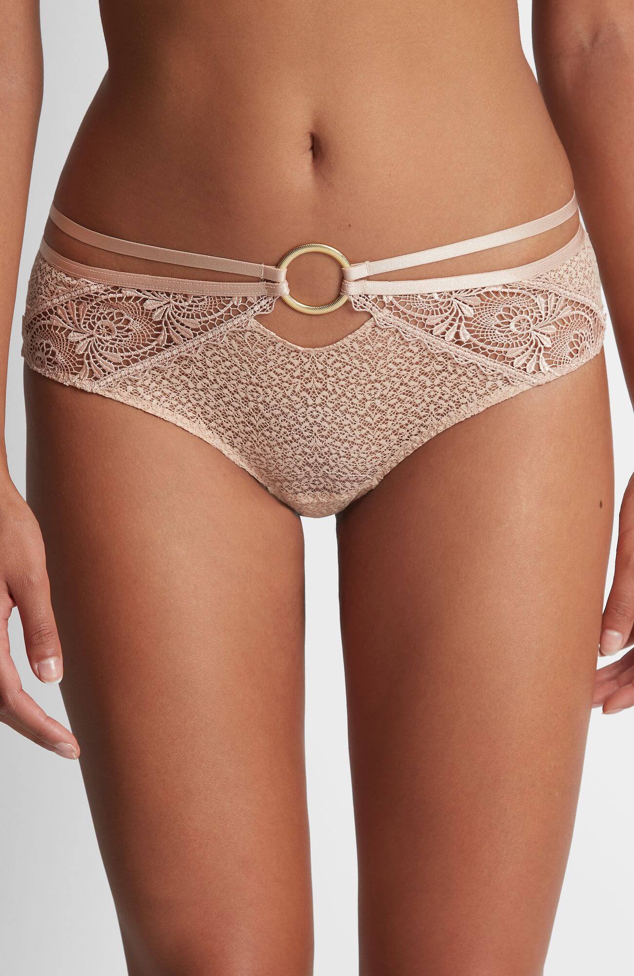 Кружевные трусы бразилиана Бренд 