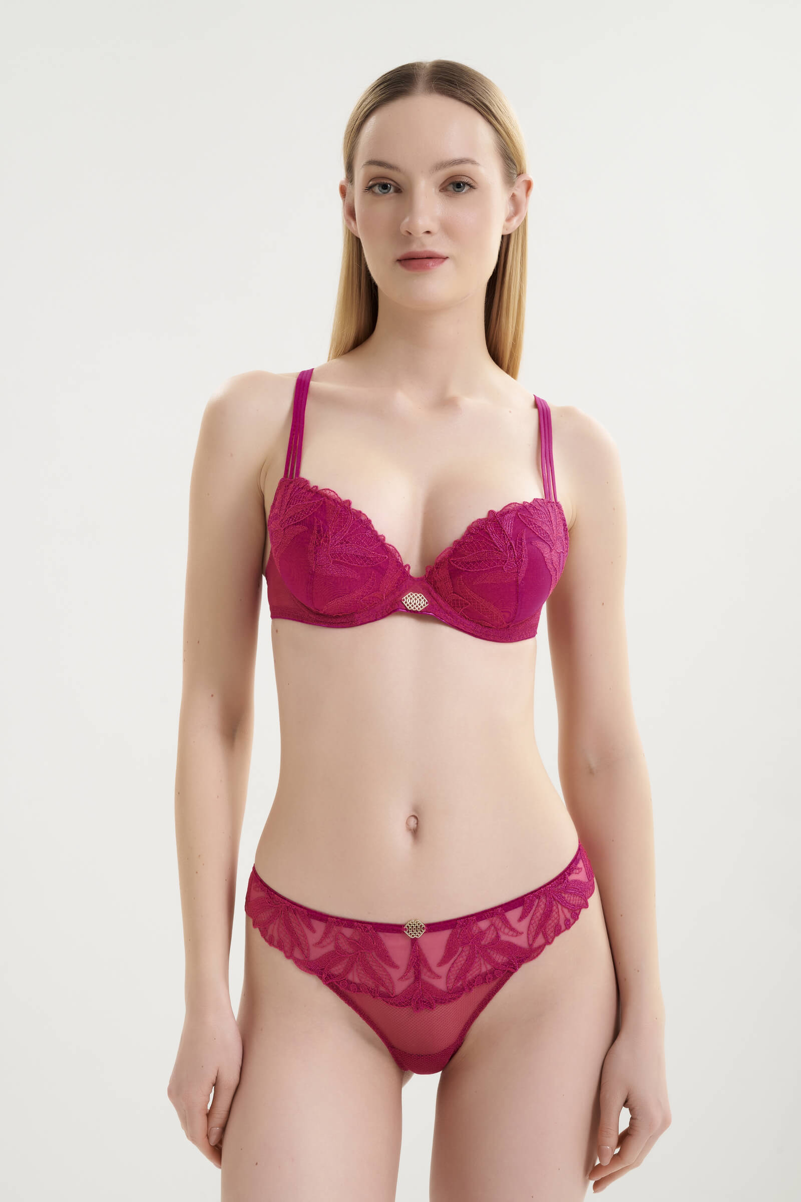 Трусы стринги с цветочной вышивкой Бренд  Изображение 4