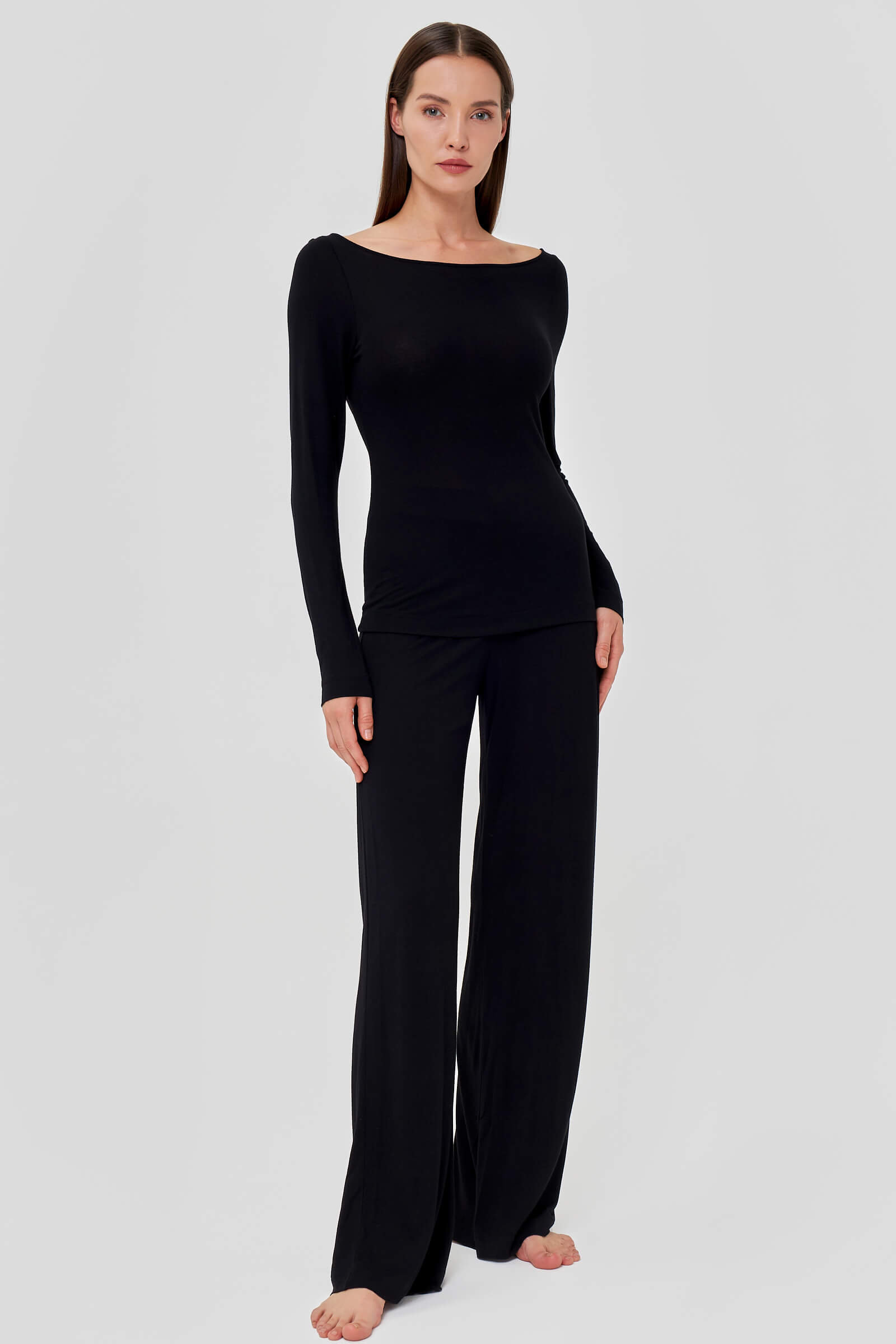 Лонгслив с открытой спиной Бренд  Изображение 4